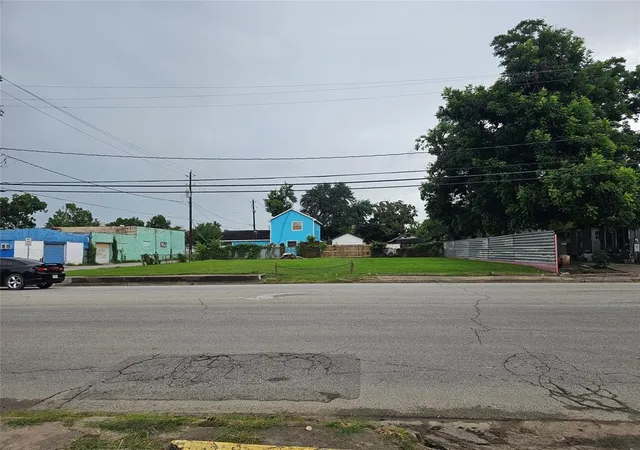 2nd image of 7048 Navigation Blvd, Houston, TX 77011 | MLS# 96170161