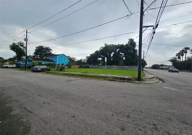 8th image of 7048 Navigation Blvd, Houston, TX 77011 | MLS# 96170161