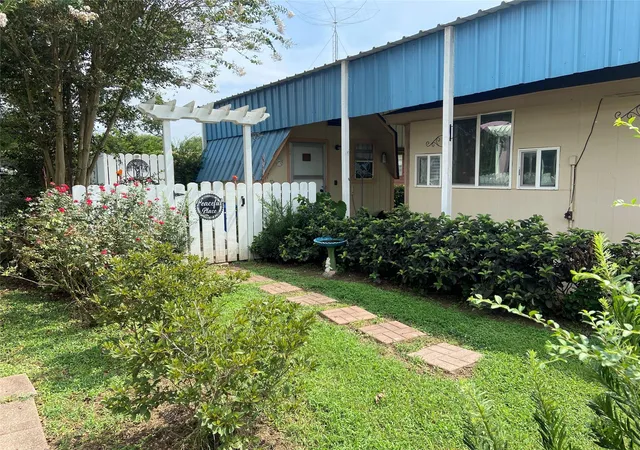 2nd image of 124 Wren, Livingston, TX 77351 | MLS# 62631193