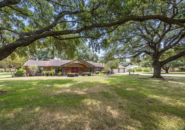 Photo 3 of Single family home for sale at 17103 Cypress Glade Dr, Cypress, TX 77429 | MLS# 74460156 | Listing updated on 2026-08-30