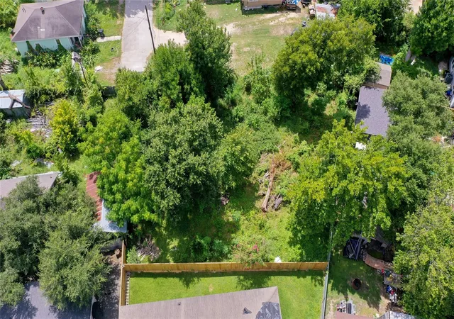 Photo 2 of Land for sale at 706 Embry St, Houston, TX 77009 | MLS# 10501699 | Listing updated on 2026-08-25