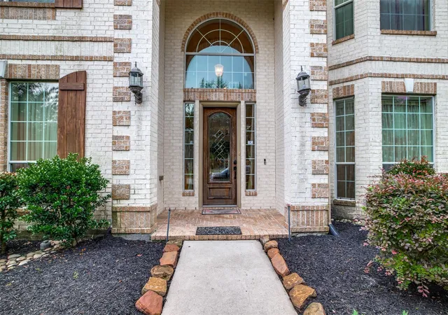 4th image of 16347 Cascade Caverns Ln, Houston, TX 77044 | MLS# 37000814
