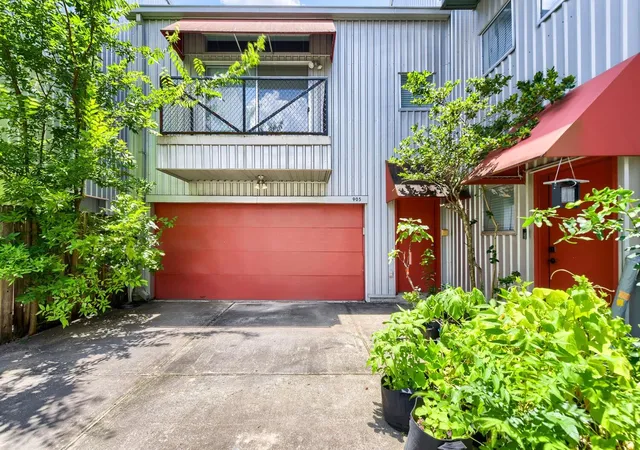 Townhouse for sale at 905 Andrews St, Houston, TX 77019 | MLS# 40123032