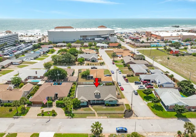 Photo 3 of Single family home for sale at 5525 Ibis Dr, Galveston, TX 77551 | MLS# 39569600 | Listing updated on 2026-09-15