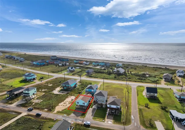 Homes for sale in Freeport, TX | 4710 Palm St, Freeport, TX 77541 | MLS# 97938421