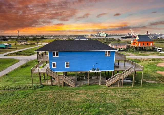 5th image of 1120 Monument Dr, Freeport, TX 77541 | MLS# 49245086