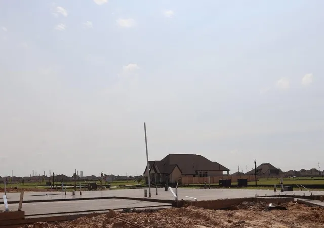 5th image of 12223 Denham Dr, Mont Belvieu, TX 77523 | MLS# 79685395
