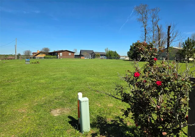 2nd image of 177 6th Ave, Onalaska, TX 77360 | MLS# 29047614