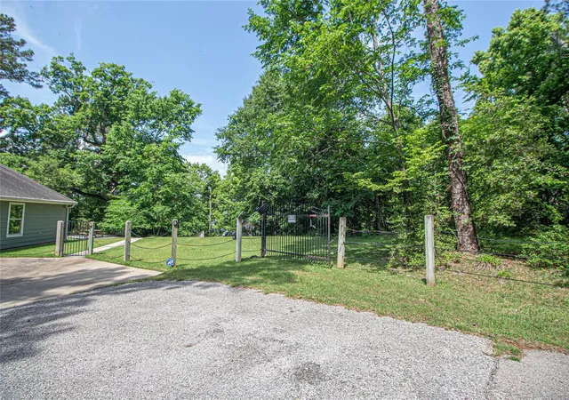 3rd image of 139 Grand Pine Loop, Livingston, TX 77351 | MLS# 33739512