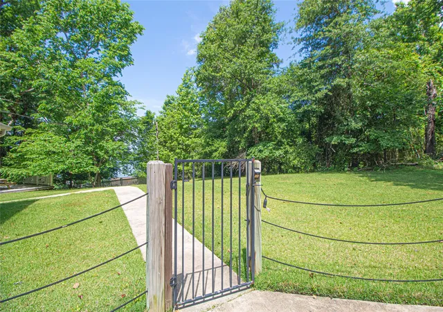 5th image of 139 Grand Pine Loop, Livingston, TX 77351 | MLS# 33739512