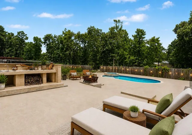 4th image of 17136 Fm 1484 Rd, Conroe, TX 77303 | MLS# 63157433