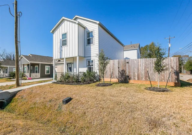 Photo 3 of Single family home for sale at 6502 New York St, Houston, TX 77021 | MLS# 5426881 | Listing updated on 2026-09-16