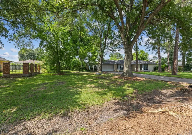 Photo 3 of Single family home for sale at 2818 Ellington St, Houston, TX 77088 | MLS# 80480067 | Listing updated on 2026-07-21