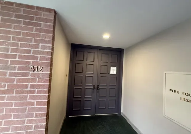 Photo 3 of Condo for sale at 9333 Memorial Dr #412, Houston, TX 77024 | MLS# 16080396 | Listing updated on 2026-09-11