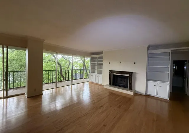 Photo 4 of Condo for sale at 9333 Memorial Dr #412, Houston, TX 77024 | MLS# 16080396 | Listing updated on 2026-09-11