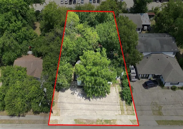 Photo 1 of Single family home for sale at 2082 Antoine Dr, Houston, TX 77055 | MLS# 20072925 | Listing updated on 2026-09-01