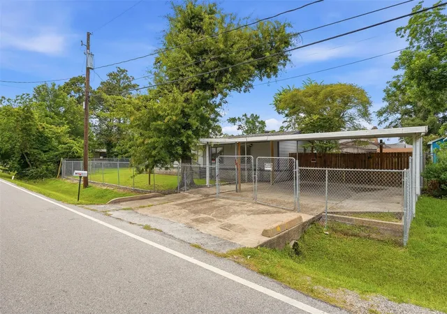 Photo 3 of Single family home for sale at 14103 Texarkana St, Houston, TX 77015 | MLS# 94723389 | Listing updated on 2026-09-19