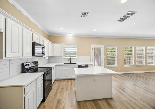Photo 2 of Single family home for sale at 1717 Eagle Lake Rd, Sealy, TX 77474 | MLS# 52284513 | Listing updated on 2026-09-10