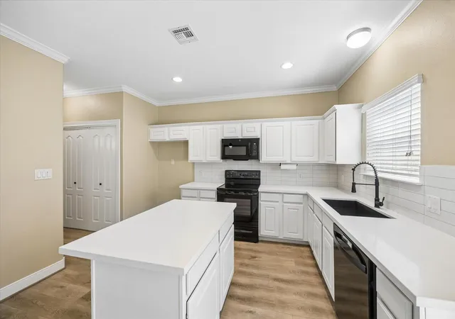 Photo 3 of Single family home for sale at 1717 Eagle Lake Rd, Sealy, TX 77474 | MLS# 52284513 | Listing updated on 2026-09-10