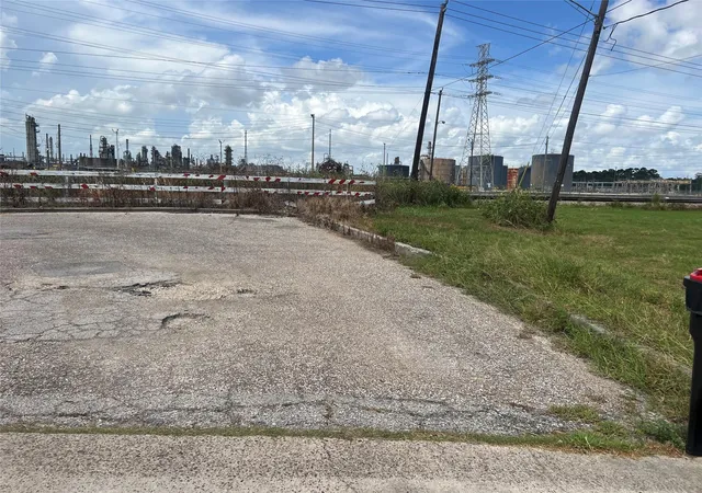 Photo 3 of Land for sale at 000 Pine St, Baytown, TX 77520 | MLS# 57802055 | Listing updated on 2026-08-18