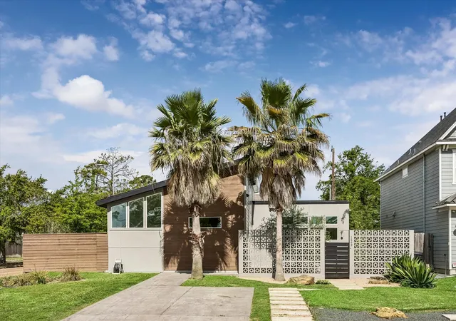1st image of 1562 Cheshire Ln, Houston, TX 77018 | MLS# 18957422