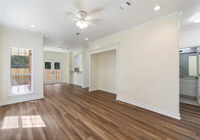 Listing Photo 5 - Condo for sale in building located at 2515 Boonville Rd, Bryan, TX 77808
