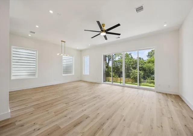 2nd image of 1034 W 17th St St #D, Houston, TX 77008 | MLS# 43041476