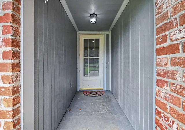 4th image of 15330 Bratten Ln, Houston, TX 77598 | MLS# 54318126
