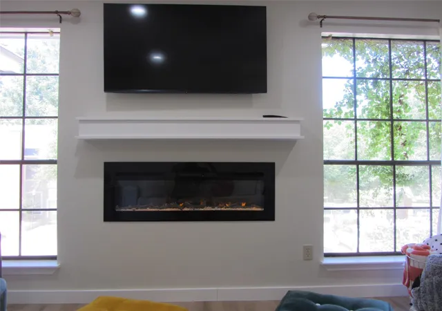 2nd image of 2401 Sycamore Ave, Huntsville, TX 77340