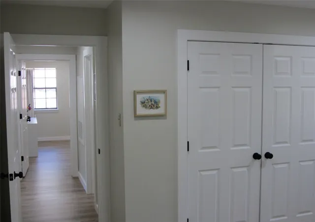 5th image of 2401 Sycamore Ave, Huntsville, TX 77340