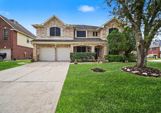 Photo 3 of Single family home for sale at 15302 Plantation Glen Park, Houston, TX 77049 | MLS# 63859069 | Listing updated on 2026-09-11