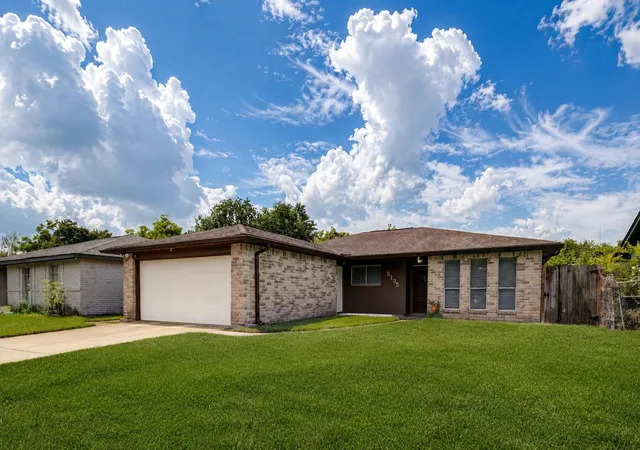 Photo 1 of Single family home for sale at 5135 Porter Ridge Dr, Houston, TX 77053 | MLS# 62828115 | Listing updated on 2026-08-31