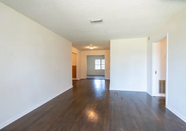 2nd image of 5631 Westover St, Houston, TX 77033 | MLS# 45325296
