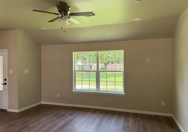 Photo 2 of Townhouse for sale at 7178 Crownwest St #7178, Houston, TX 77072 | MLS# 85320787 | Listing updated on 2026-09-11