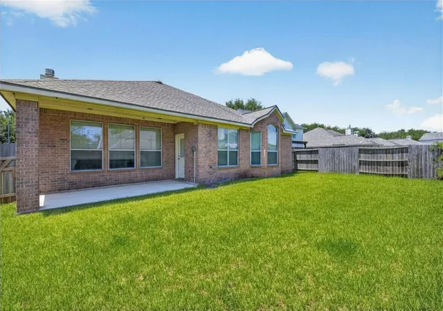 30th image of 14207 Rolling Hills Ln, Rosharon, TX 77583 | MLS# 69000113