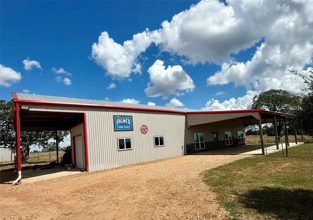 Homes for sale in Ledbetter, TX | 7210 Goehring Rd, Ledbetter, TX 78946 | MLS# 33172787