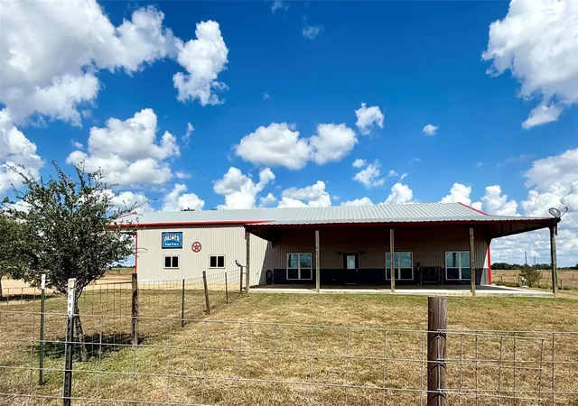 Homes for sale in Ledbetter, TX | 7210 Goehring Rd, Ledbetter, TX 78946 | MLS# 33172787