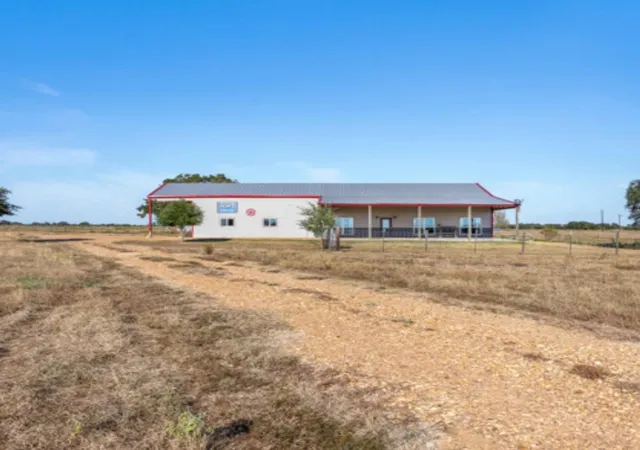 Homes for sale in Ledbetter, TX | 7210 Goehring Rd, Ledbetter, TX 78946 | MLS# 33172787