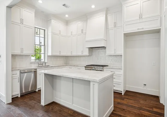 4th image of 209 Sutton Row Pl, Houston, TX 77024 | MLS# 52012092