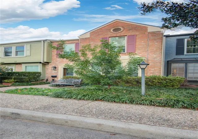 Homes for sale in Houston, TX | 7449 Brompton St #7449, Houston, TX 77025 | MLS# 23845241