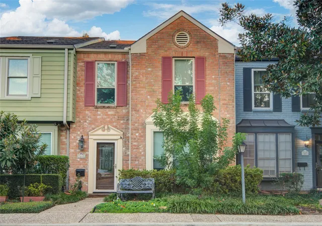 Homes for sale in Houston, TX | 7449 Brompton St #7449, Houston, TX 77025 | MLS# 23845241