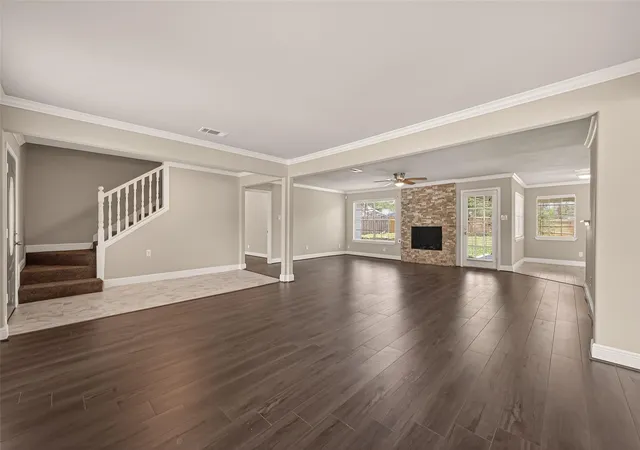 Photo 4 of Sale Pending at 1102 Belaya Ln, Houston, TX 77090 | MLS# 31800100 | Listing updated on 2026-09-11