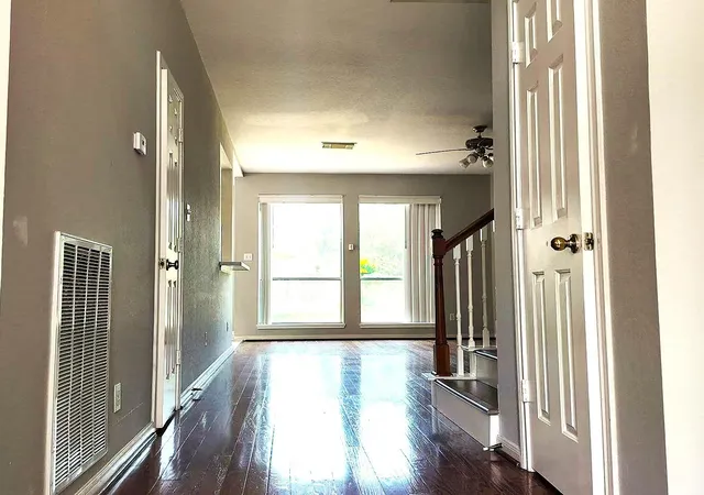Photo 4 of Single family home for sale at 2438 Weatherford Dr, Pearland, TX 77584 | MLS# 89134358 | Listing updated on 2026-09-15