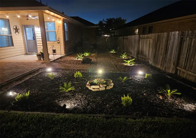 Photo 3 of Sale Pending at 2406 Santiago Ln, League City, TX 77573 | MLS# 37924268 | Listing updated on 2026-10-10