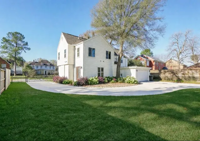 2nd image of 3415 Southmore Blvd, Houston, TX 77004 | MLS# 5094689