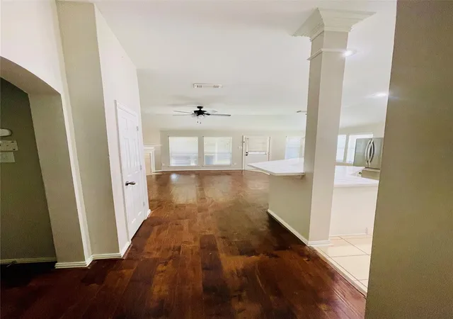 2nd image of 6704 Kevincrest Dr, Pearland, TX 77584 | MLS# 53414511