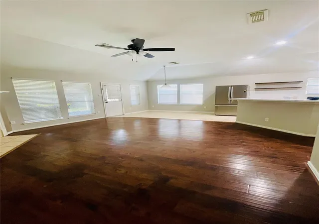 3rd image of 6704 Kevincrest Dr, Pearland, TX 77584 | MLS# 53414511
