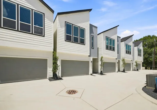 2nd image of 6055 Cebra St, Houston, TX 77091 | MLS# 91798157