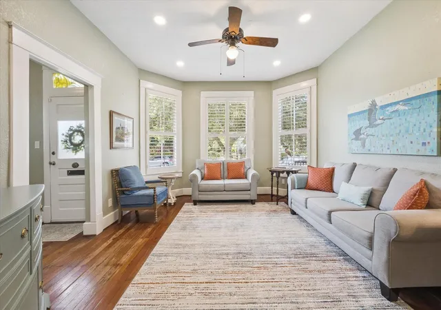 Photo 4 of Sale Pending at 1009 Church St, Galveston, TX 77550 | MLS# 5079448 | Listing updated on 2026-09-11