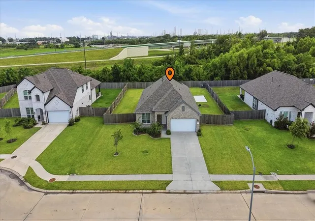 Photo 2 of Sale Pending at 11210 Youngquist Dr, Dayton, TX 77535 | MLS# 58072344 | Listing updated on 2026-08-27